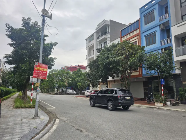 Bán nhà 6 tầng khả lễ 2. Diện tích đất 146m. Cạnh chung cư thống nhất. Mặt đường lê thánh tông. Phường võ cường bắc ninh