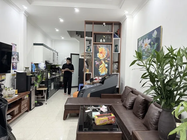 Giá Tốt. Bán Nhà Cổ Linh, Long Biên 43m2, 6T chỉ 8,45 tỷ (ô tô VF3 đỗ cửa)