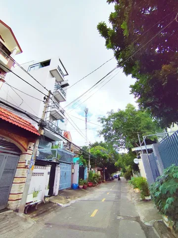 Bán gấp nhà cũ nát đường số 9 An Phú Q2 cũ cách ga metro Rạch Chiếc 200m diện tích đất 104.3m² ngang 4m giá 18 tỷ