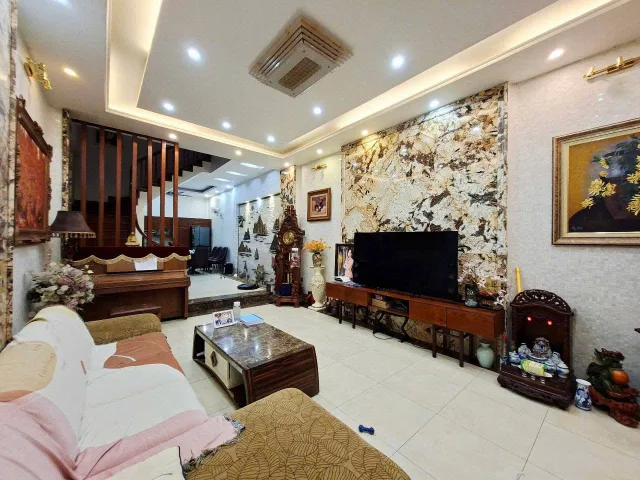 BÁN NHÀ MẶT NGÕ Ô TÔ ĐƯỜNG LÊ TRỌNG TẤN. 90M2 - 4 TẦNG. GARA Ô TÔ.