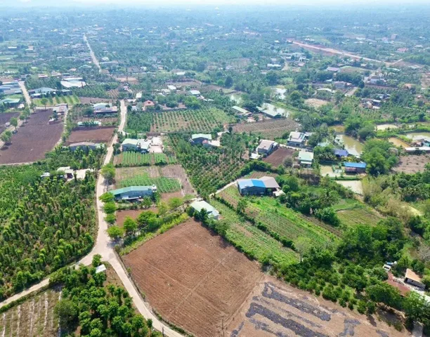 Bán đất 1269.6m² giá 3.45 tỷ Xã Hòa Phú