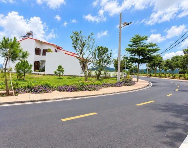 Chỉ 1ty25 Lô góc đường nhựa 329m2 Đức Trọng, Lâm Đồng. Cách sân bay 10km
