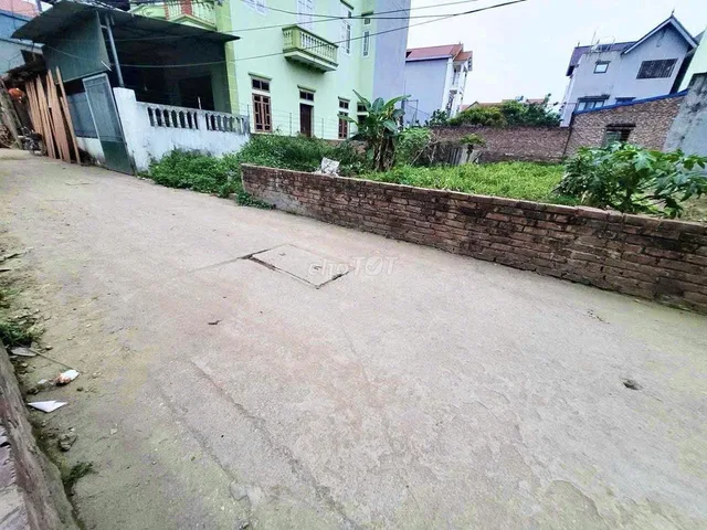 Bán 93m2 đất Thụy Lôi Thụy Lâm giá chỉ 3.x tỷ đường ô tô full thổ cư đẹp