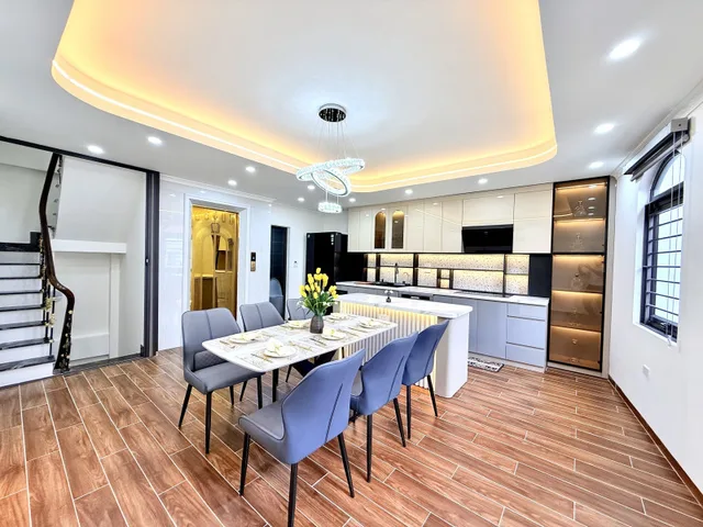 Bán nhà Thịnh Quang 40m² ngang 5.6m giá 14.8 tỷ Phường Đống Đa (LH: Zalo 0862299066)
