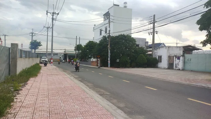 Bán đất 103.4m² MẶT TIỀN ĐỒNG BỜ KỆNH  ngang 6m giá 4.3 tỷ Xã Xuân Thới Sơn