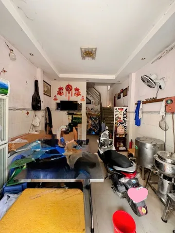 Bán nhà 3 tầng đẹp, 32m² (4x8), hẻm xe tải, Ngay Bình Long, Nguyễn Sơn, chỉ hơn 3 tỷ HCM