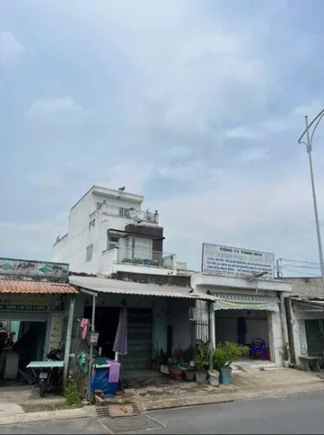 Bán nhà mặt phố ĐT 826C, 8 tỷ VND, 201m2, mặt tiền 4.4m, pháp lý đầy đủ, chính chủ
