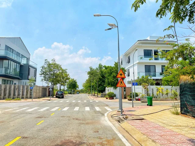 BÁN ĐẤT KHU BCA PHẠM HỮU LẦU, 13x23m, 315M2, GẦN Q.7 , CHỈ 22 TỶ