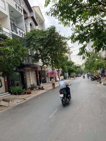 Bán nhà mặt tiền đường số 5 khu lý phục man . dt 4x12m nhà 1 trệt 3 lầu . sh , giá 10,5 tỷ