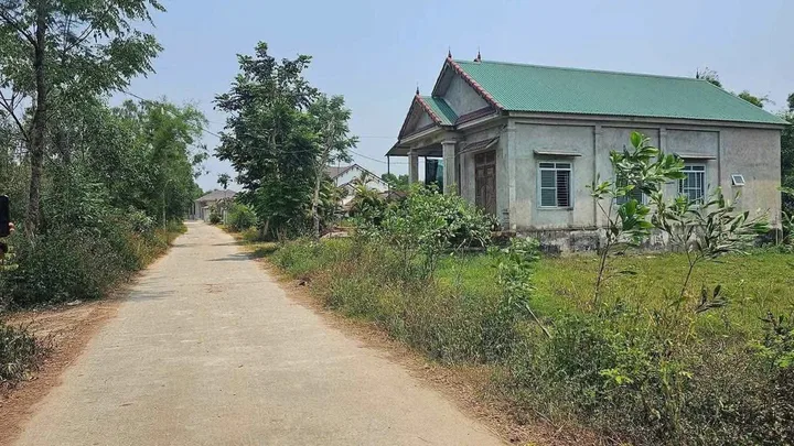 KQH Mong A, (Vinh Thái, cũ ) Phú Gia - Phú Vang - TP Huế
-Diện tích 200m giá 499 triệu