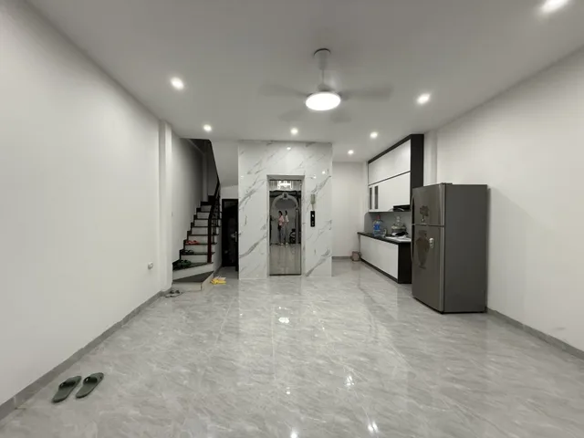 Bán nhà Hoàng Hoa Thám 39m² ngang 4.7m giá 12 tỷ Phường Ba Đình (LH: Zalo 0862299066)