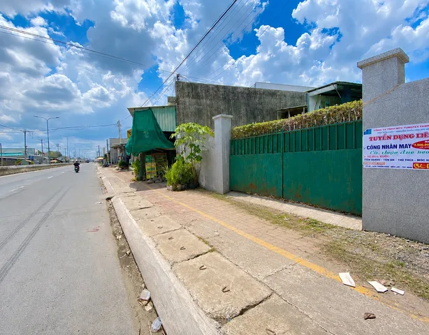 Bán 180m² Đất thổ cư Mặt tiền đường 830, ngang 5.5m giá 3,25 tỷ xã Long Cang, Tây Ninh