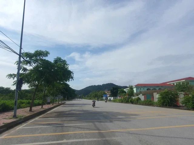 Bán 99m đất chu mẫu 2. Mặt đường tam giang. Cạnh khu đô thị him lam đại phúc và KCN quế võ. Đường thông ra quốc lộ 18. Phường nam sơn bắc ninh