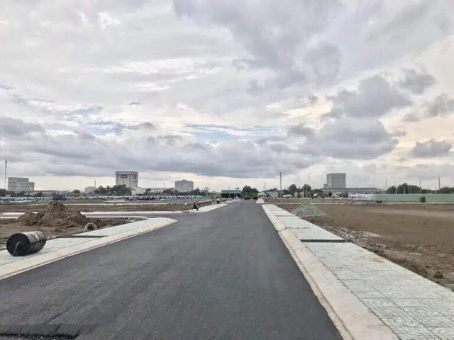 Đất mặt tiền đường Liên xã cặp sát KCN 4200ha lh:0877"999"765