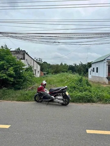 Bán lô đất biệt thự 10m*42m ngay ủy ban Tân Hiệp, sát đường tạo lực Phú Giáo giá 980tr bao hết sổ sách cam kết giá thật