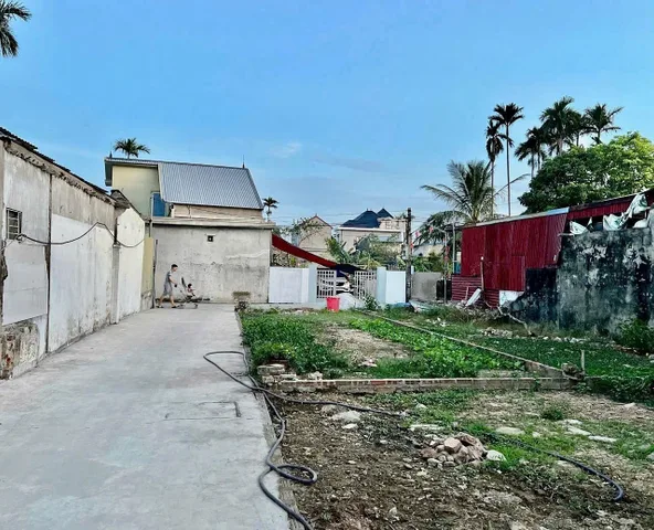 XBán đất 60.3m² ngang 6,96m giá 950 triệu Phường An Dương(Quốc Tuấn). liên hệ 0362558882