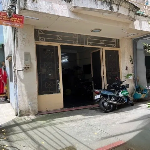 Bán nhà hẻm Hòa Hưng, QUẬN 10, 4.2 x 8 m Vuông văn, 3.7 tỷ
