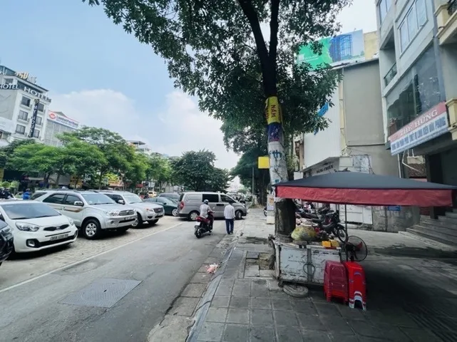 Bán nhà 32m² ngang 4,2m giá 18.8 tỷ Phường Bạch Mai