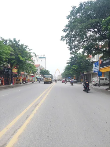 Bán đất phố ba huyện khắc niệm. Mặt đường quốc lộ 38. Trung tâm cụm công nghiệp khắc niệm. Diện tích 200m mặt tiền 8.8m Phường hạp lĩnh tỉnh bắc ninh