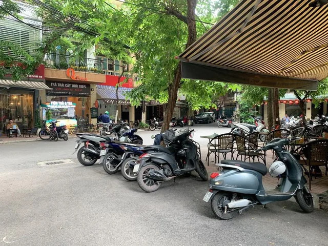 BÁN GẤP TÒA NHÀ MẶT ĐƯỜNG ĐỊNH CÔNG THƯỢNG. LÔ GÓC. 8 TẦNG. THANG MÁY. LÔ GÓC.
