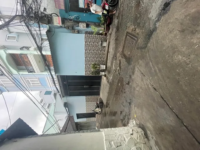 Bán nhà HXH, Lạc Long Quân, hẻm thông, 22m2 hơn 2 tỷ