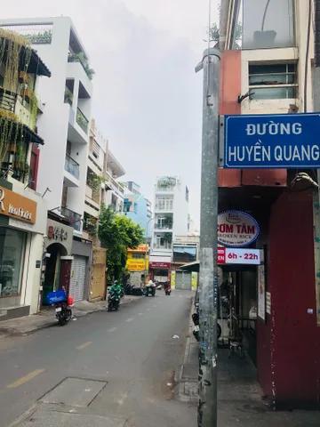 Bán nhà tại 32 Huyền Quang, Phường Tân Định, Quận 1, HCM. DT 33.5m2