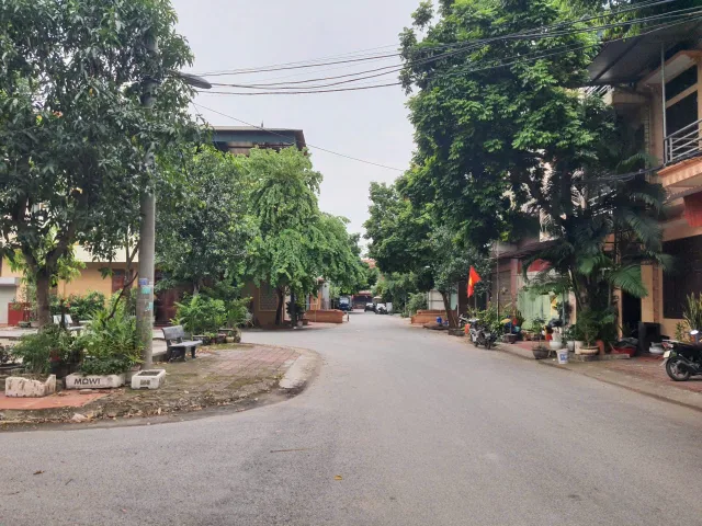 Bán 75m đất giãn dân xuân ổ A. Nhìn vườn hoa. Đường thông ra nguyễn văn cừ. Cạnh 5 trường đại học nổi tiếng. Phường võ cường bắc ninh