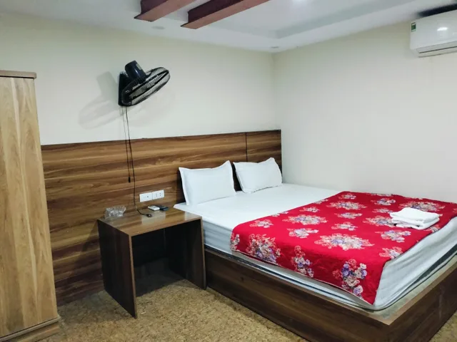 Bán nhà Trung Kính 50/57m² ngang 4.4m giá 19.5 tỷ Phường Yên Hòa (LH: Zalo 0862299066)