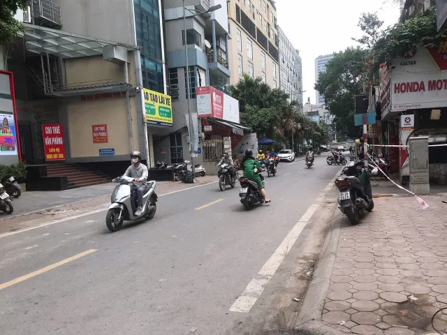 BÁN NHÀ MẶT NGÕ Ô TÔ TRÁNH ĐƯỜNG VƯƠNG THỪA VŨ. 100M2 - 4 TẦNG.