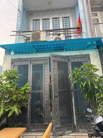 Bán nhà 4*15m . Mt nhựa Lầu trệt. Bà điểm. Hocmon