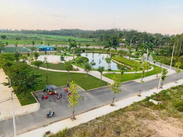 Bán đất nền  100m2 - Mặt tiền đường 60m - Cách sân bay 5 phút - Chỉ 12triệu/m2 -Pháp lý chuẩn