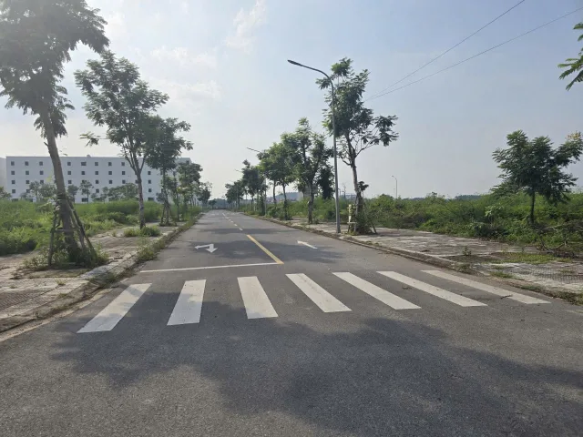 Bán 81m đất dự án him lam thụ ninh dãy Lk1. Trục đường thông thẳng ra đường H100. Cạnh dự án dabaco, vin. Phường kinh bắc bắc ninh