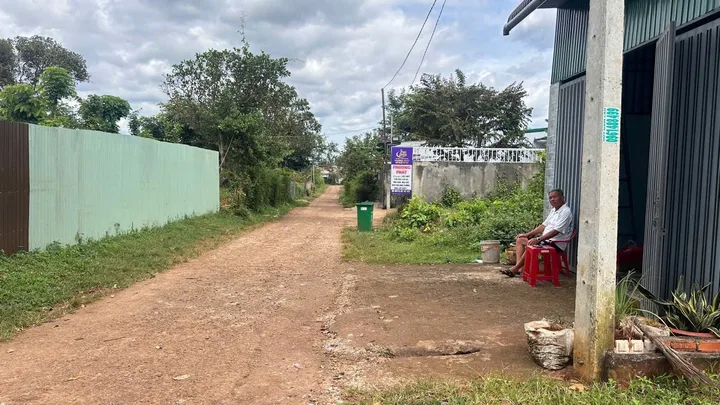 MẶT TIỀN B5 THÔN 4 CUBUR