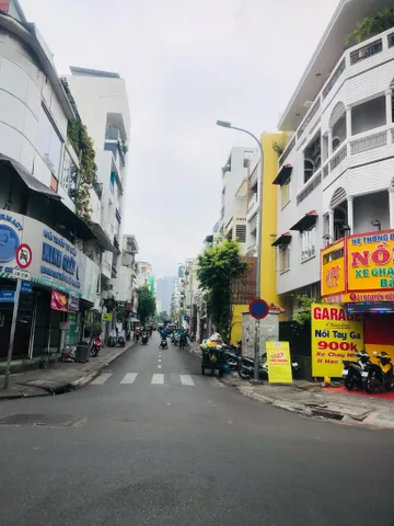 Bán nhà tại 32 Huyền Quang, Phường Tân Định, Quận 1, HCM