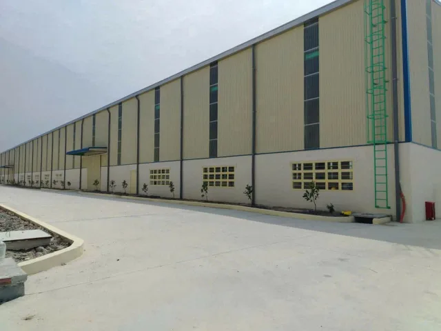 Cho thuê xưởng 55.000m² trong KCN Bình Phước Tiếp cả Dệt Nhuộm Xi Mạ 
Diện tích đất: 81.500m²
