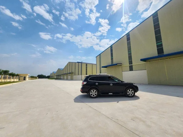 Cho Thuê Nhà Xưởng Trong KCN Bình Phước•GC•
• Tổng DT Đất: 58.000m2 • DT Xưởng: 35.000m2
• DT Văn Phòng: 890m2 
• Trạm Điện 2000KVA • PCCC Tự Động Nghiệm Thu
