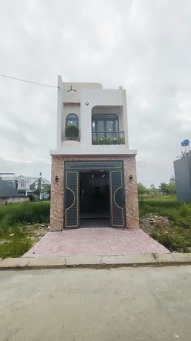 Bán nhà hoàn công mặt tiền đường nhựa tổng diện tích sử dụng 131,6m² ngang 4m giá 2.5 tỷ thương lượng trực tiếp chủ Xã Mỹ Hạnh