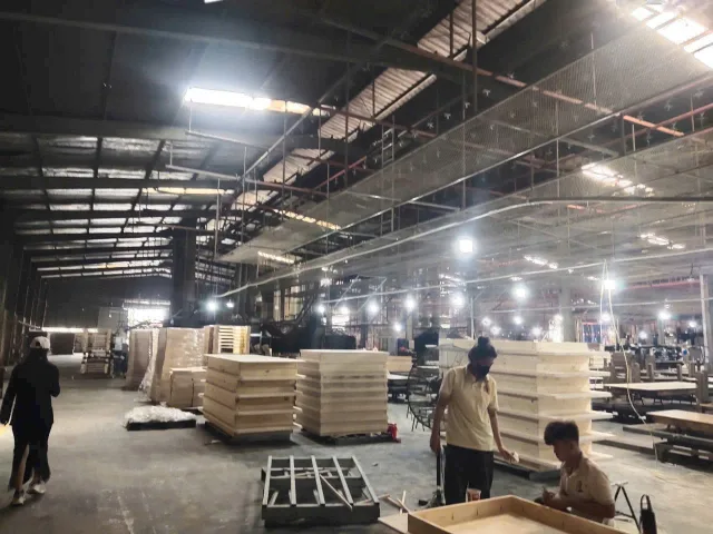 XƯỞNG CHO THUÊ TẠI TÂN UYÊN – BÌNH DƯƠNG

Tổng diện tích đất: 15.000m²
Diện tích nhà xưởng: 10.000m²
Hạng mục phụ: Văn phòng, ký túc xá, nhà ăn, nhà xe tổng diện tích 500m²
Điện: Trạm hạ thế 560kVA
PCCC: Hệ thống tự động đã nghiệm thu, pháp lý hoàn 