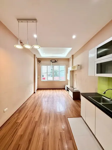 BÁN NHÀ MẶT PHỐ HOA BẰNG – CẦU GIẤY – 38M² – 5 TẦNG – MẶT TIỀN 3.4M – GIÁ CHỈ 15.2 TỶ