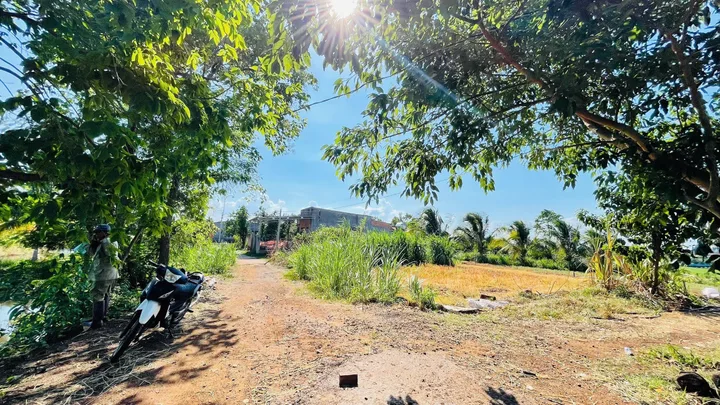 Bán đất 5100m² có sẵn 400m² thổ cư ngang 50m giá 6 tỷ tại Xã Hòa Phú