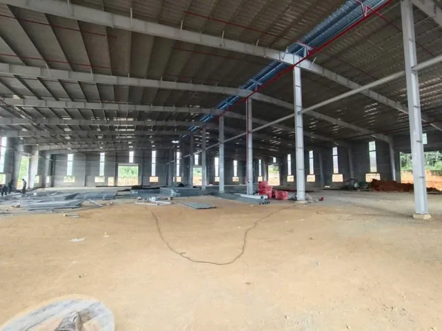 XƯỞNG CHO THUÊ – TÂN UYÊN, BÌNH DƯƠNG CŨ TP HỒ CHÍ MINH mới, xưởng có pccc tự động, có văn phòng 300m2. Đường xe công.