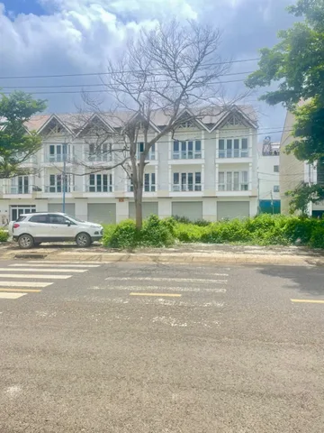 Mặt Tiền chợ đầu mối Đức Trọng. Đường Lạc Long Quân