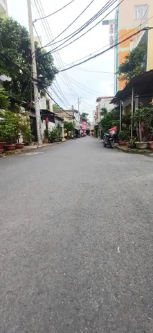 Bán gấp Nhà 3 tầng, hẻm 8m, gần emart Phan Huy Ich, 60m2, giá hơn 6 tỷ, Gò Vấp