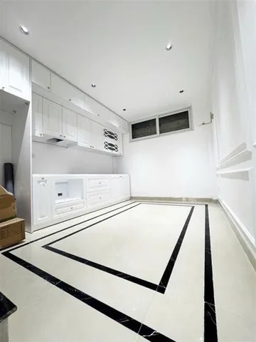 Chỉ 7,8tỷ là vào ở luôn. Nhà mới 5 tầng, đón sáng tự nhiên, mặt ngõ rộng 3 gác tránh SH, thông tứ tung, 20m ra oto, sổ đỏ chính chủ.