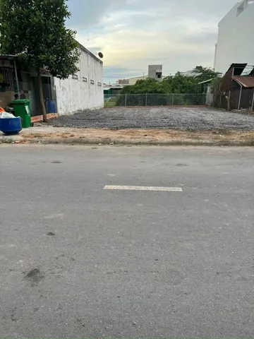 4 LÔ CẦN BÁN GẤP 20X50=1000M2 TC SHR NGAY CHỢ ĐƯỜNG 18M GIÁ 290TR/s