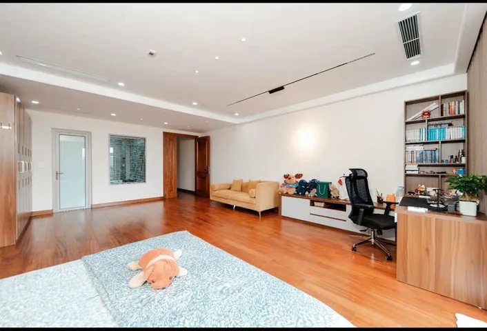 Bán nhà Bồ Đề 100m² ngang 5.8m giá 35.5 tỷ Phường Bồ Đề (LH: Zalo 0862299066)