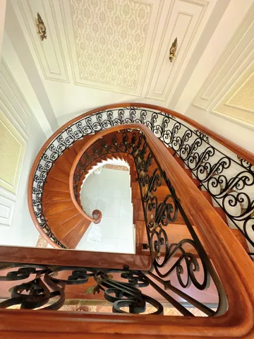 Cho thuê Villa 1 trệt 3 lầu có 1 0 2 tại TP Bến Tre
