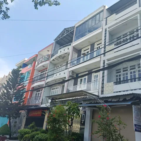 Bán nhà mặt tiền đường số 33 - 80m2 4 tầng giá 11.5 tỷ Phường Bình Phú