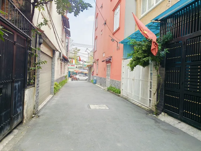 BÁN NHÀ HẺM XE TẢI ĐƯỜNG SỐ 11, LINH XUÂN - 66m2 - 3 TẦNG - GIÁ 5.55 TỶ TL