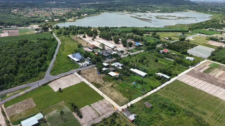 CHỈ VỚI 900Tr SỞ HỮU ĐẤT CÁCH BIỂN 5km - DIỆN TÍCH 152m2 SẴN 80m THỔ CƯ - SỔ HỒNG RIÊNG